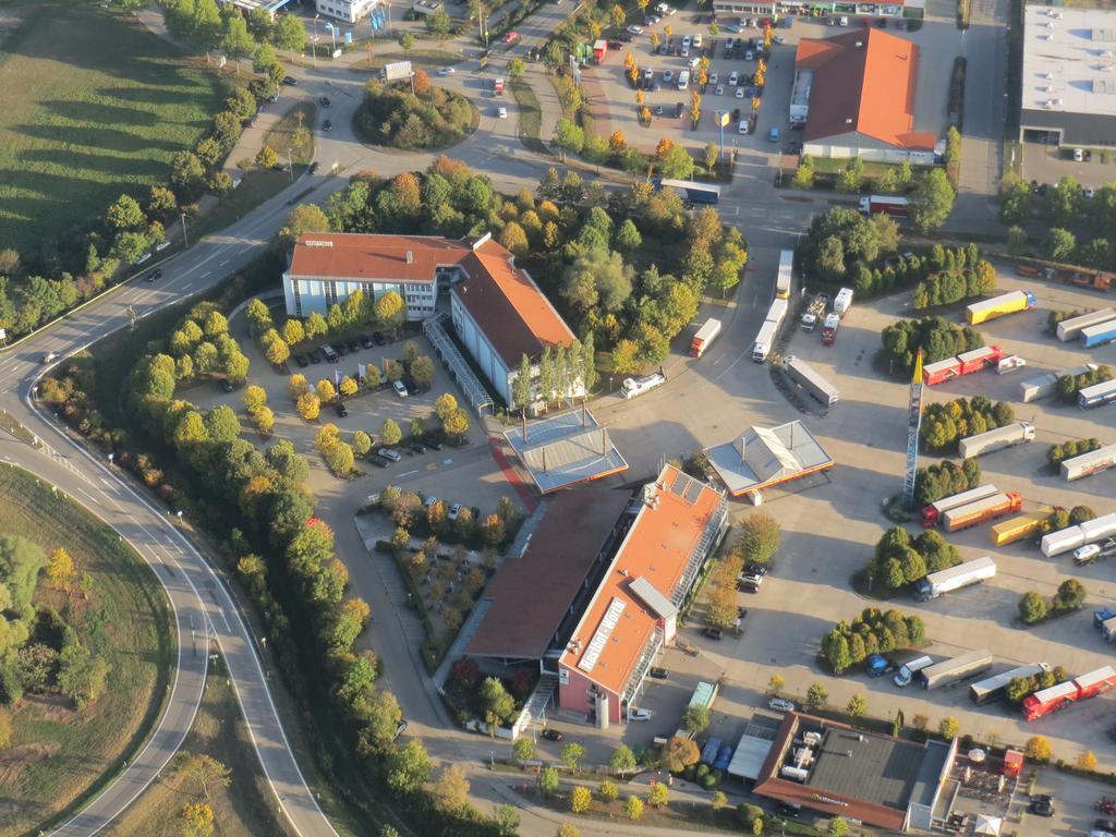 Hotel Woerth Wörth an der Isar Buitenkant foto